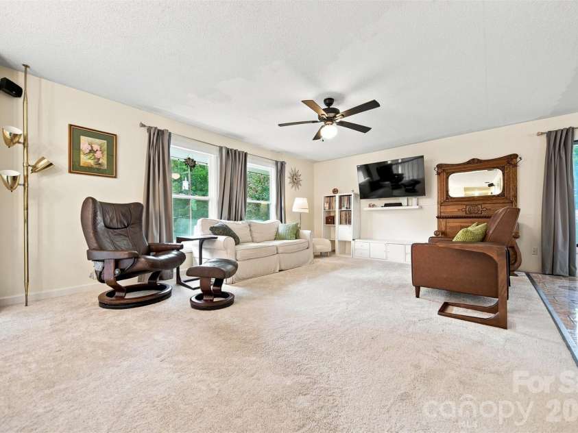 706 Springdale Road, Statesville, NC 28677.  MLS# CAR4416150, YatesRealty ID 45822. 