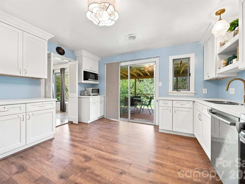 706 Springdale Road, Statesville, NC 28677.  MLS# CAR4416150, YatesRealty ID 45822. 
