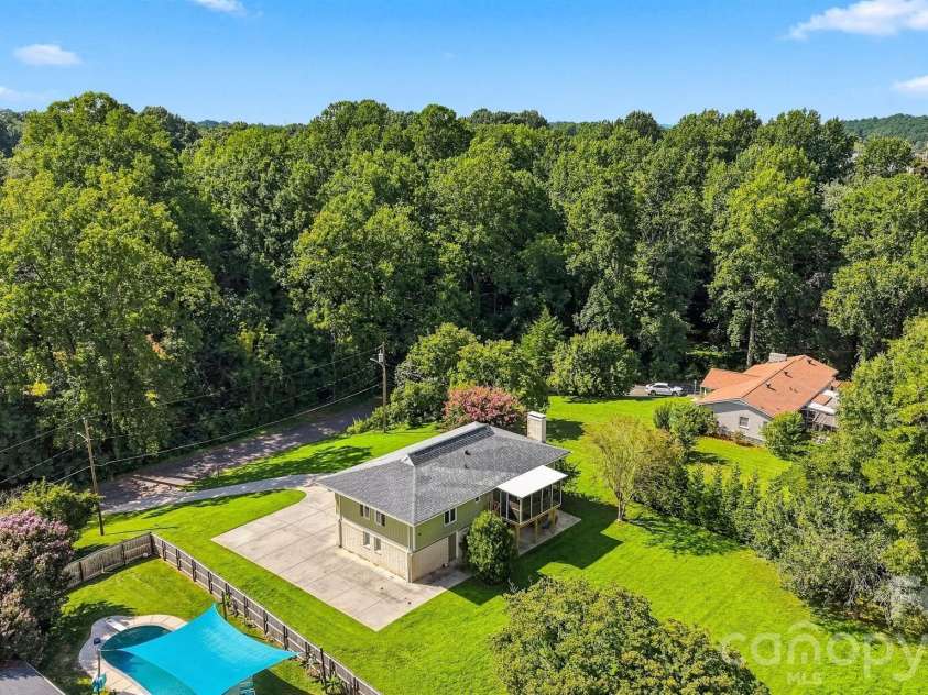 706 Springdale Road, Statesville, NC 28677.  MLS# CAR4416150, YatesRealty ID 45822. 