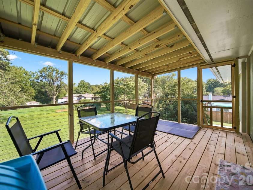 706 Springdale Road, Statesville, NC 28677.  MLS# CAR4427238, YatesRealty ID 45822. 