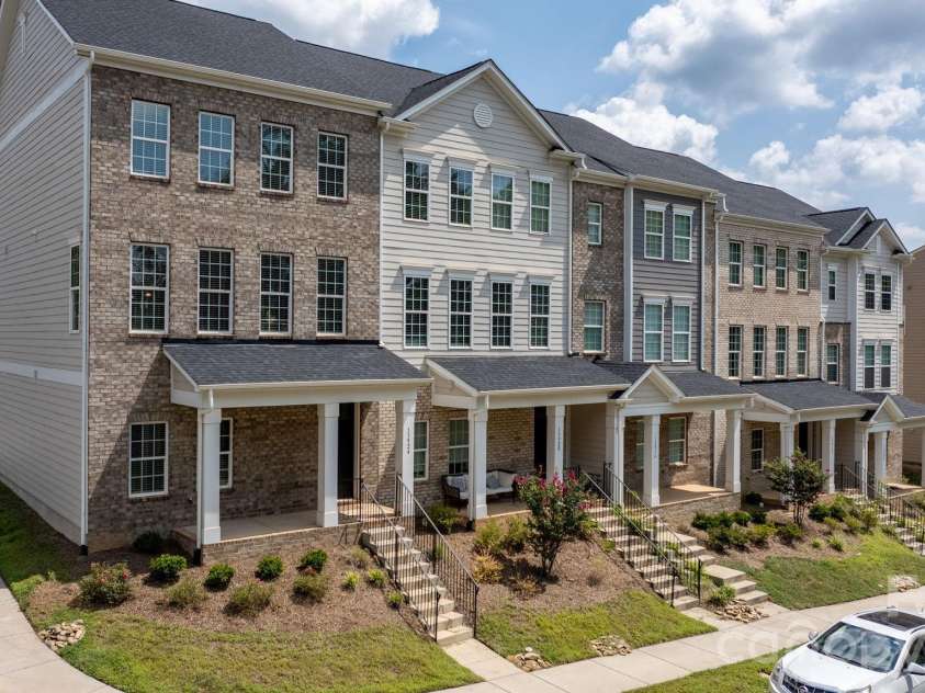 13924 Winmau Lane, Huntersville, NC 28078.  MLS# CAR4416163, YatesRealty ID 45823. 