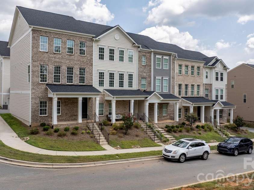 13924 Winmau Lane, Huntersville, NC 28078.  MLS# CAR4416163, YatesRealty ID 45823. 