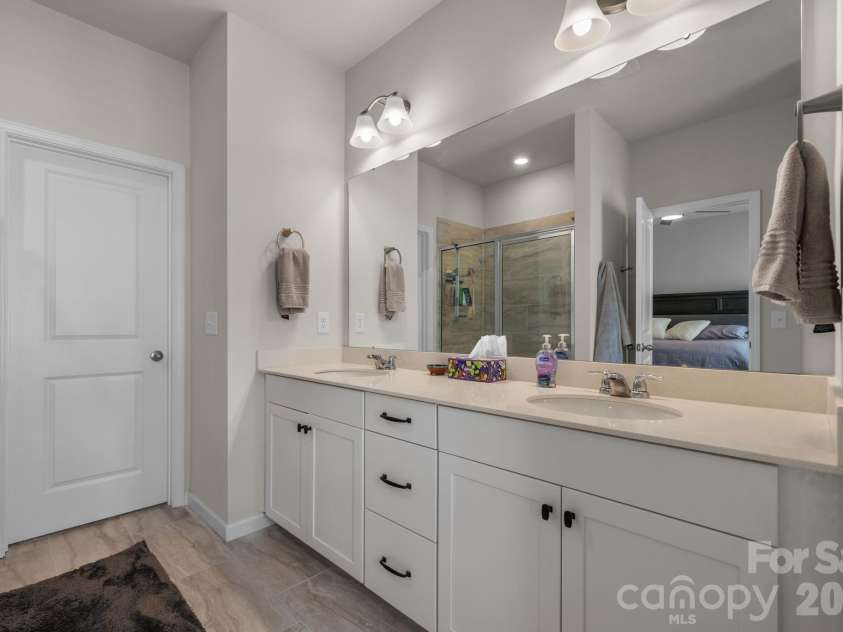 13924 Winmau Lane, Huntersville, NC 28078.  MLS# CAR4416163, YatesRealty ID 45823. 
