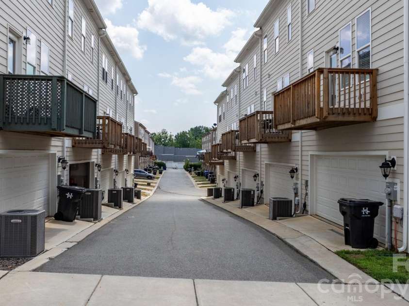 13924 Winmau Lane, Huntersville, NC 28078.  MLS# CAR4416163, YatesRealty ID 45823. 