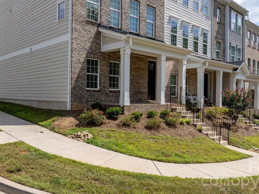 13924 Winmau Lane, Huntersville, NC 28078.  MLS# CAR4416163, YatesRealty ID 45823. 