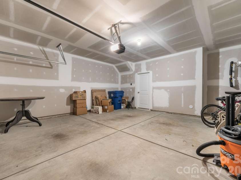 13924 Winmau Lane, Huntersville, NC 28078.  MLS# CAR4416163, YatesRealty ID 45823. 