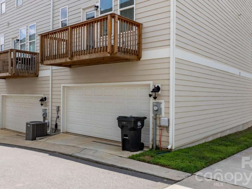 13924 Winmau Lane, Huntersville, NC 28078.  MLS# CAR4416163, YatesRealty ID 45823. 