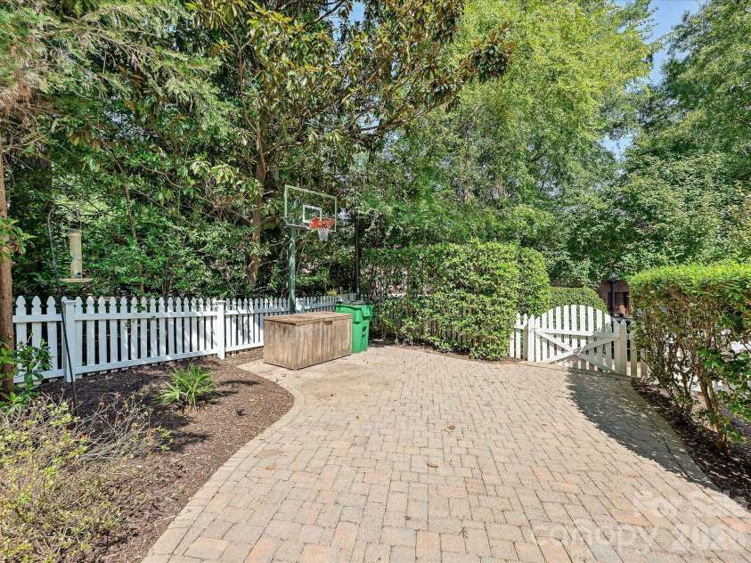 8902 Summer Club Road, Charlotte, NC 28277.  MLS# CAR4416159, YatesRealty ID 45824. 