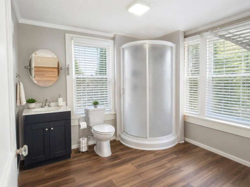 602 Evelyn Avenue, Kannapolis, NC 28083.  MLS# CAR4416109, YatesRealty ID 45825. Master Bathroom