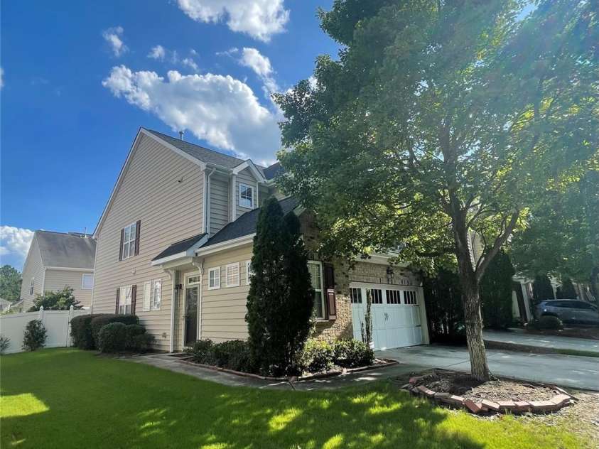 12220 Red Rust Lane, Charlotte, NC 28277.  MLS# CAR4416111, YatesRealty ID 45827. Beautiful End Unit Townhome in prime location