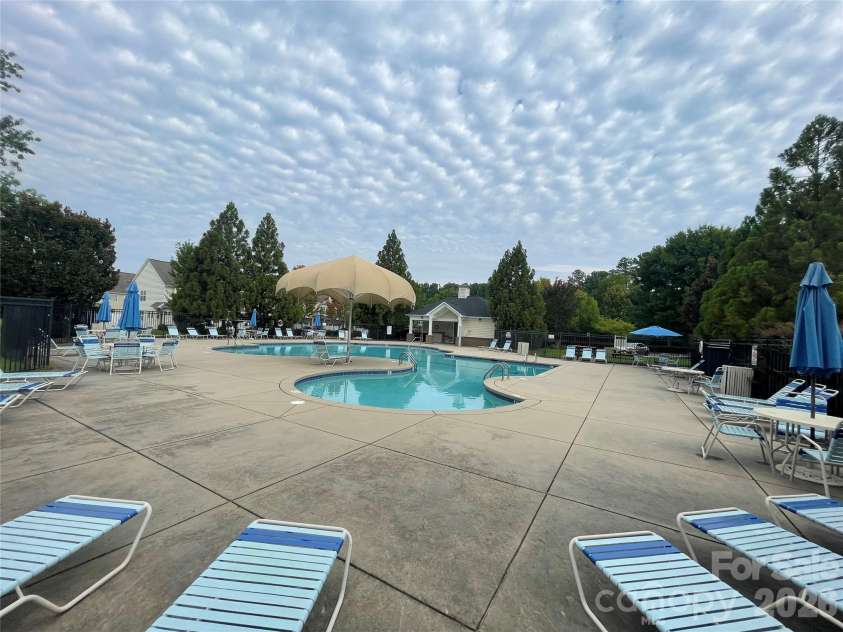 12220 Red Rust Lane, Charlotte, NC 28277.  MLS# CAR4416111, YatesRealty ID 45827. Community Pool