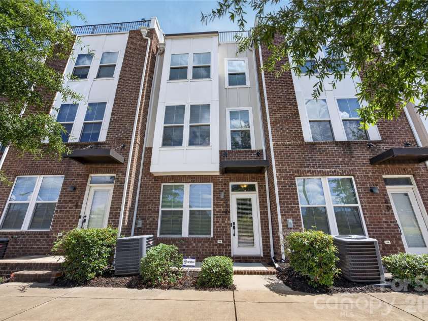 252 Parkwood Avenue, Charlotte, NC 28206.  MLS# CAR4416077, YatesRealty ID 45828. 