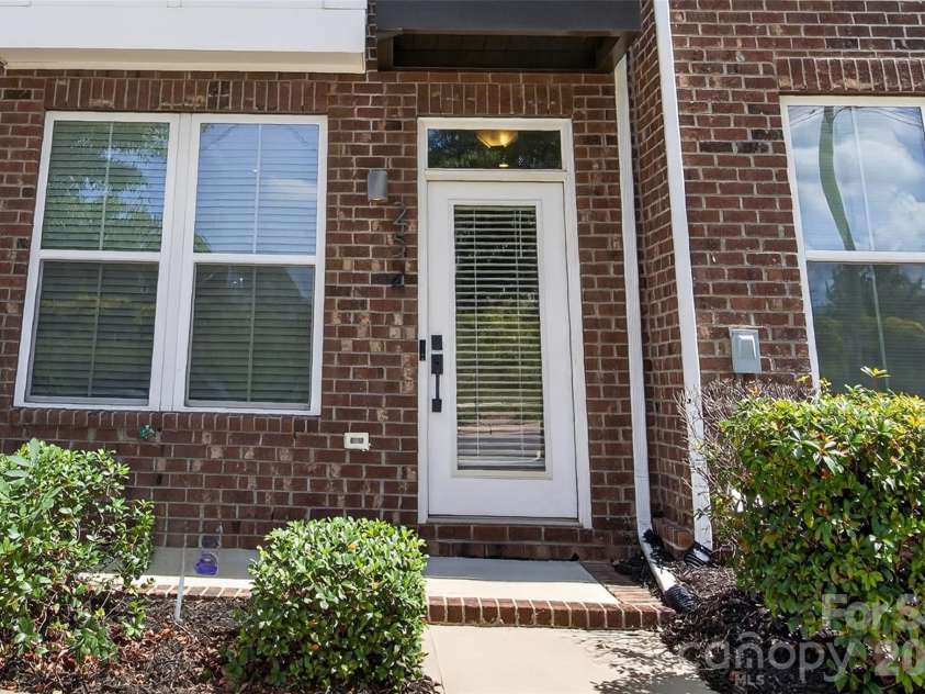 252 Parkwood Avenue, Charlotte, NC 28206.  MLS# CAR4416077, YatesRealty ID 45828. 