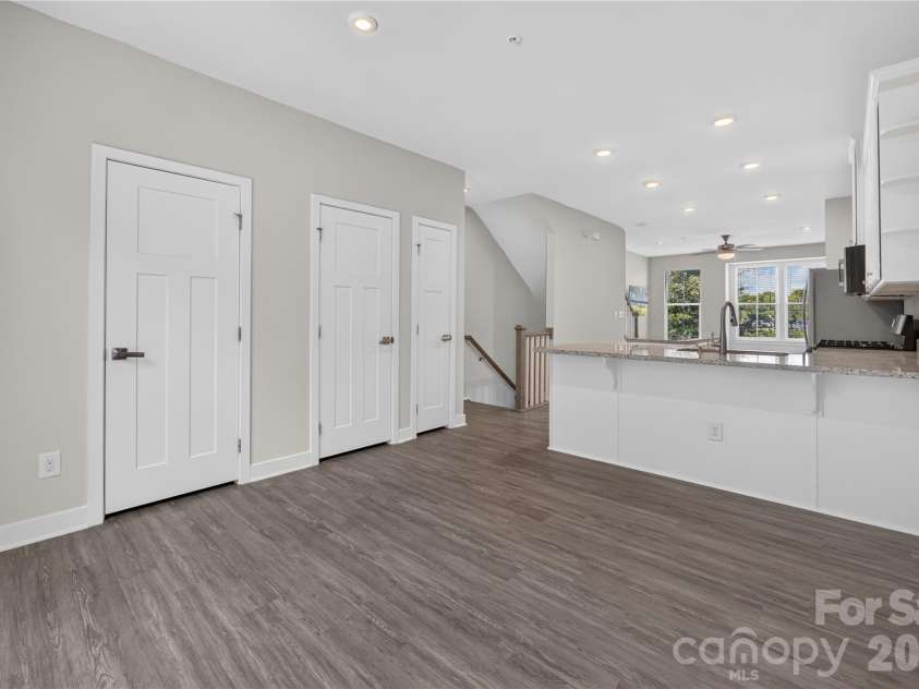 252 Parkwood Avenue, Charlotte, NC 28206.  MLS# CAR4416077, YatesRealty ID 45828. 
