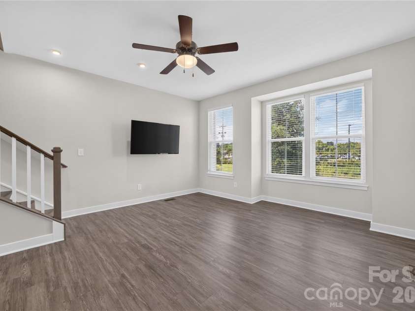 252 Parkwood Avenue, Charlotte, NC 28206.  MLS# CAR4416077, YatesRealty ID 45828. 