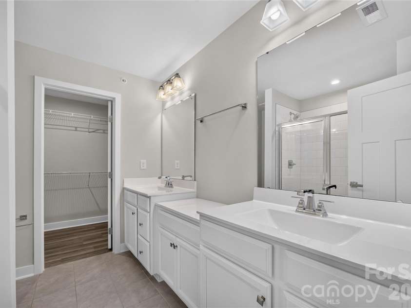 252 Parkwood Avenue, Charlotte, NC 28206.  MLS# CAR4416077, YatesRealty ID 45828. 