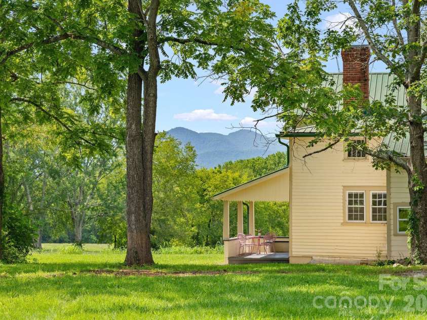 250 Justice Ridge Road, Candler, NC 28715.  MLS# CAR4416106, YatesRealty ID 45829. 