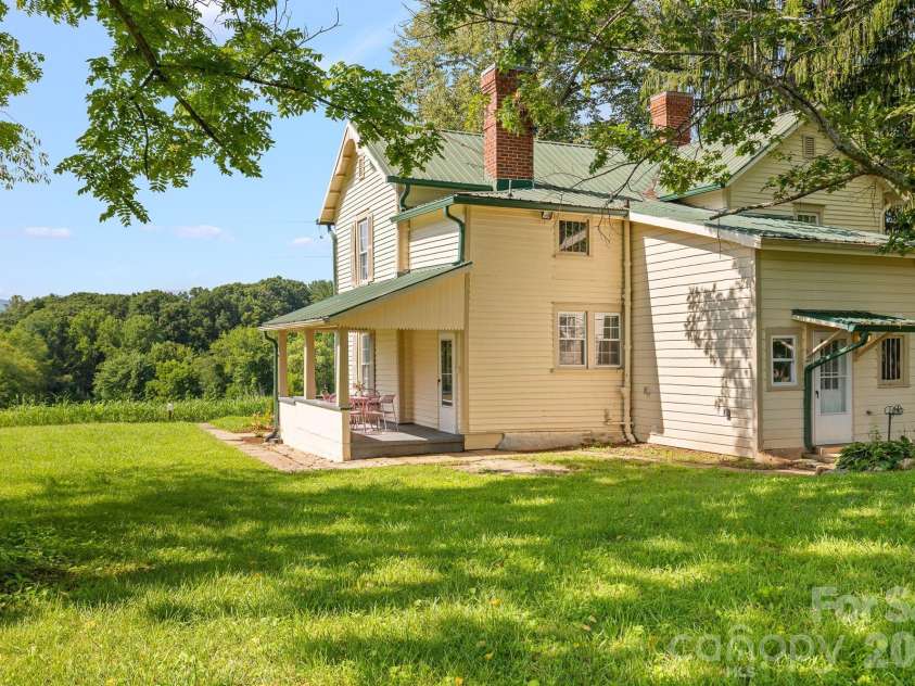 250 Justice Ridge Road, Candler, NC 28715.  MLS# CAR4416106, YatesRealty ID 45829. 