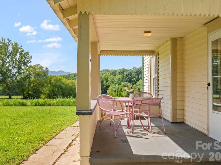 250 Justice Ridge Road, Candler, NC 28715.  MLS# CAR4416106, YatesRealty ID 45829. 