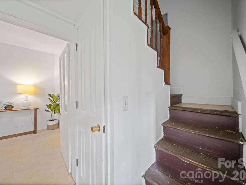 250 Justice Ridge Road, Candler, NC 28715.  MLS# CAR4416106, YatesRealty ID 45829. 