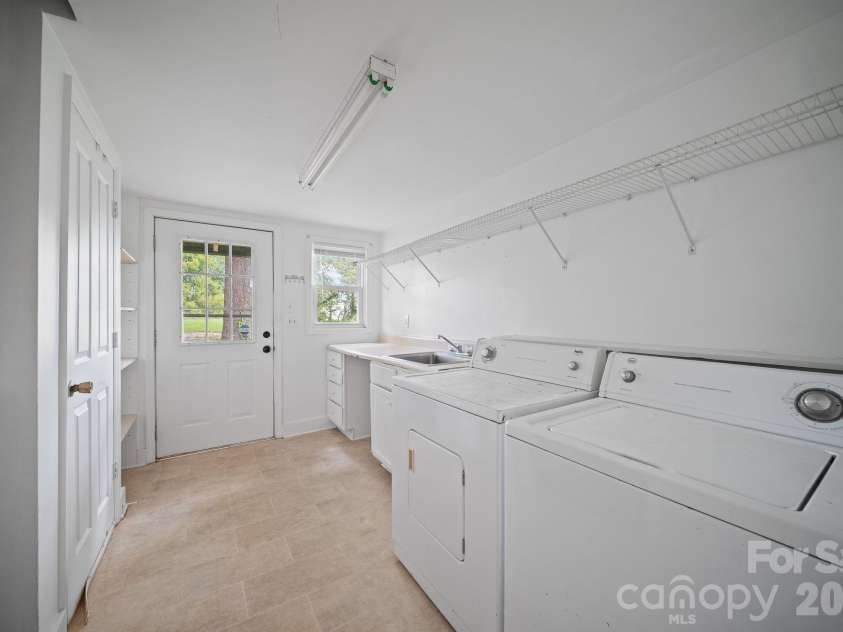 250 Justice Ridge Road, Candler, NC 28715.  MLS# CAR4416106, YatesRealty ID 45829. 
