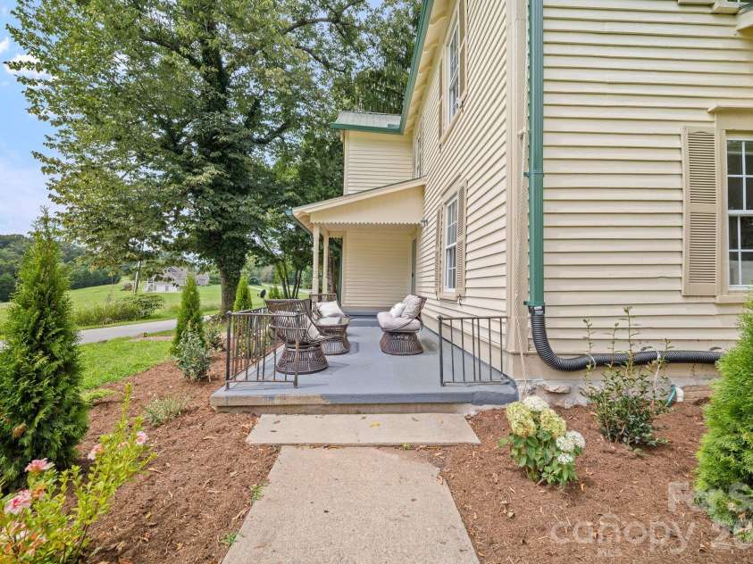 250 Justice Ridge Road, Candler, NC 28715.  MLS# CAR4416106, YatesRealty ID 45829. 