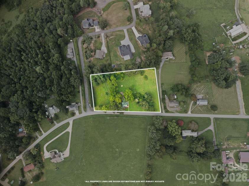 250 Justice Ridge Road, Candler, NC 28715.  MLS# CAR4416106, YatesRealty ID 45829. 