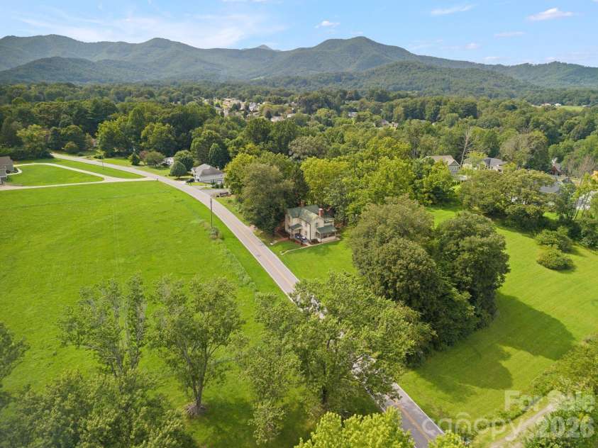 250 Justice Ridge Road, Candler, NC 28715.  MLS# CAR4416106, YatesRealty ID 45829. 