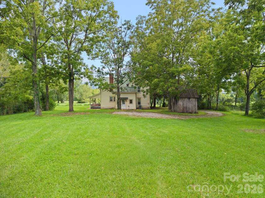 250 Justice Ridge Road, Candler, NC 28715.  MLS# CAR4416106, YatesRealty ID 45829. 