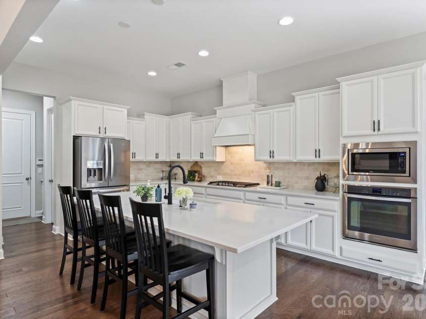 15413 Topanga Drive, Charlotte, NC 28278.  MLS# CAR4346591, YatesRealty ID 4583. 