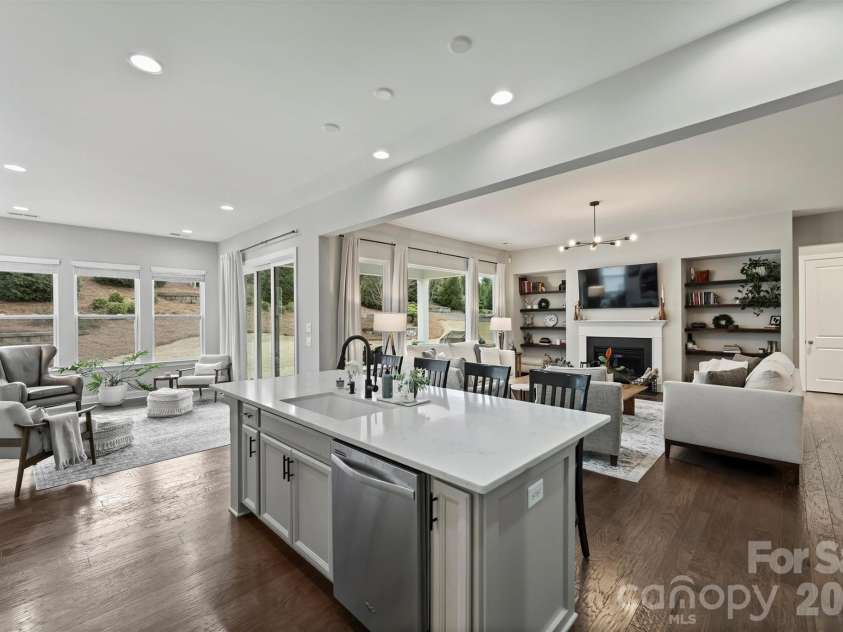 15413 Topanga Drive, Charlotte, NC 28278.  MLS# CAR4346591, YatesRealty ID 4583. 