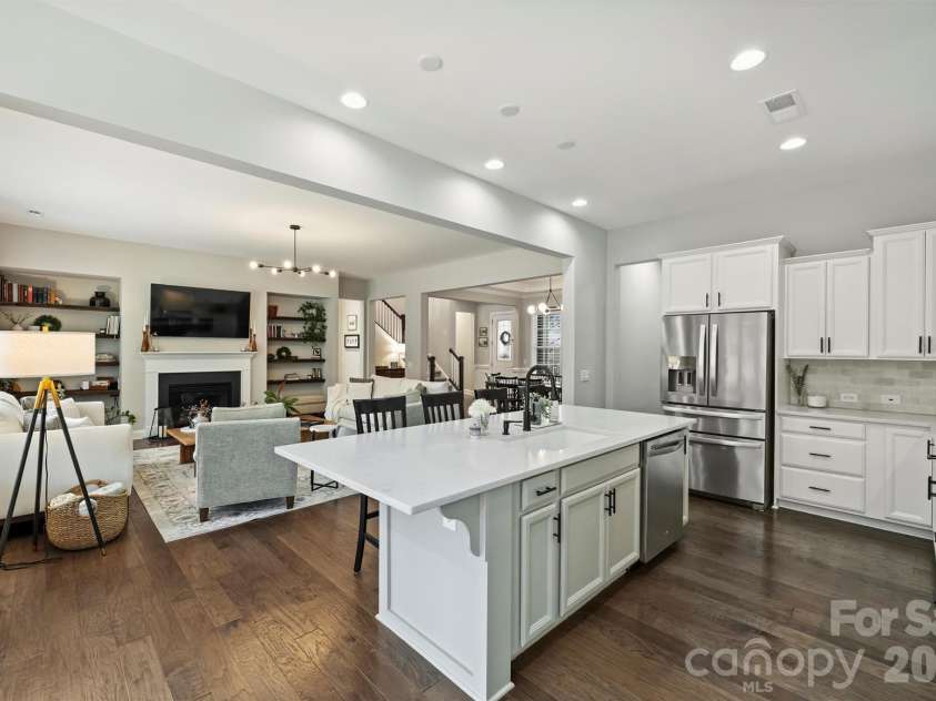 15413 Topanga Drive, Charlotte, NC 28278.  MLS# CAR4346591, YatesRealty ID 4583. 