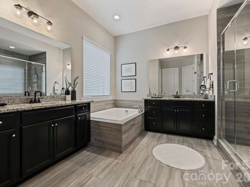 15413 Topanga Drive, Charlotte, NC 28278.  MLS# CAR4346591, YatesRealty ID 4583. 