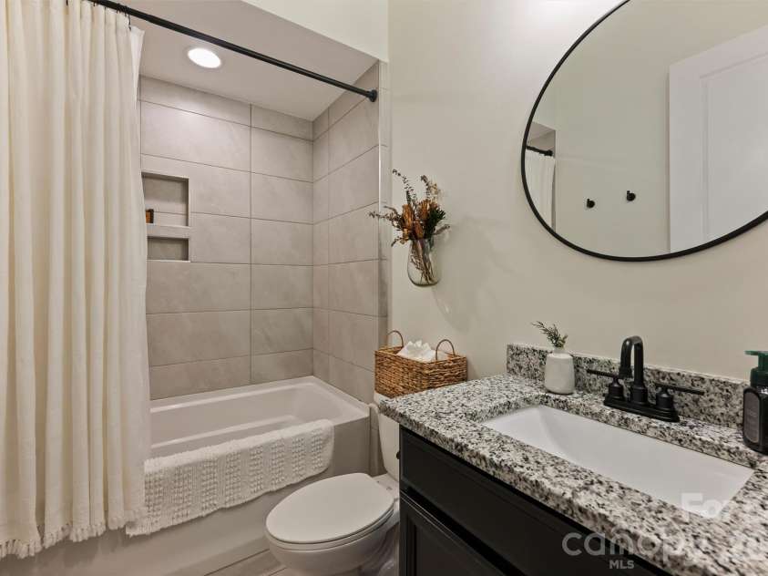 15413 Topanga Drive, Charlotte, NC 28278.  MLS# CAR4346591, YatesRealty ID 4583. 