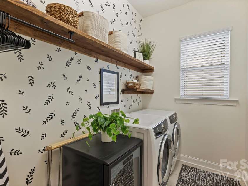 15413 Topanga Drive, Charlotte, NC 28278.  MLS# CAR4346591, YatesRealty ID 4583. 