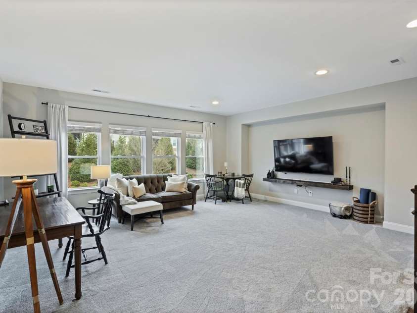 15413 Topanga Drive, Charlotte, NC 28278.  MLS# CAR4346591, YatesRealty ID 4583. 