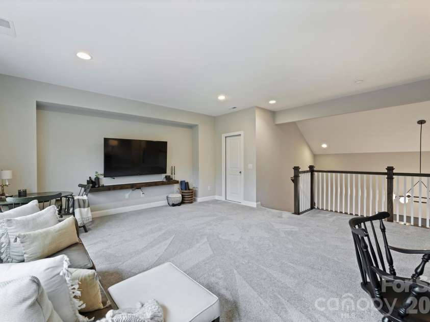 15413 Topanga Drive, Charlotte, NC 28278.  MLS# CAR4346591, YatesRealty ID 4583. 