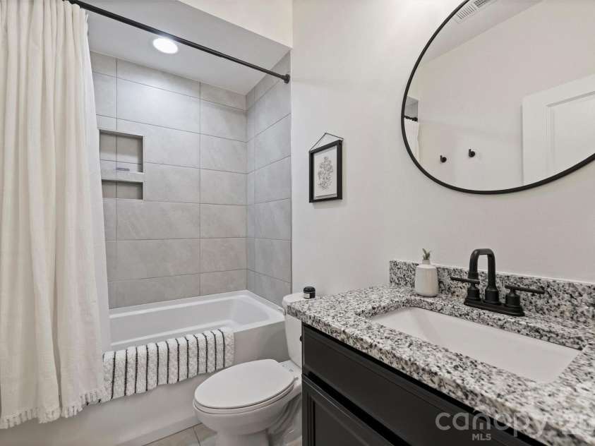 15413 Topanga Drive, Charlotte, NC 28278.  MLS# CAR4346591, YatesRealty ID 4583. 