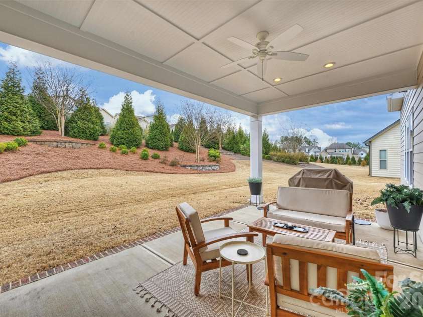 15413 Topanga Drive, Charlotte, NC 28278.  MLS# CAR4346591, YatesRealty ID 4583. 