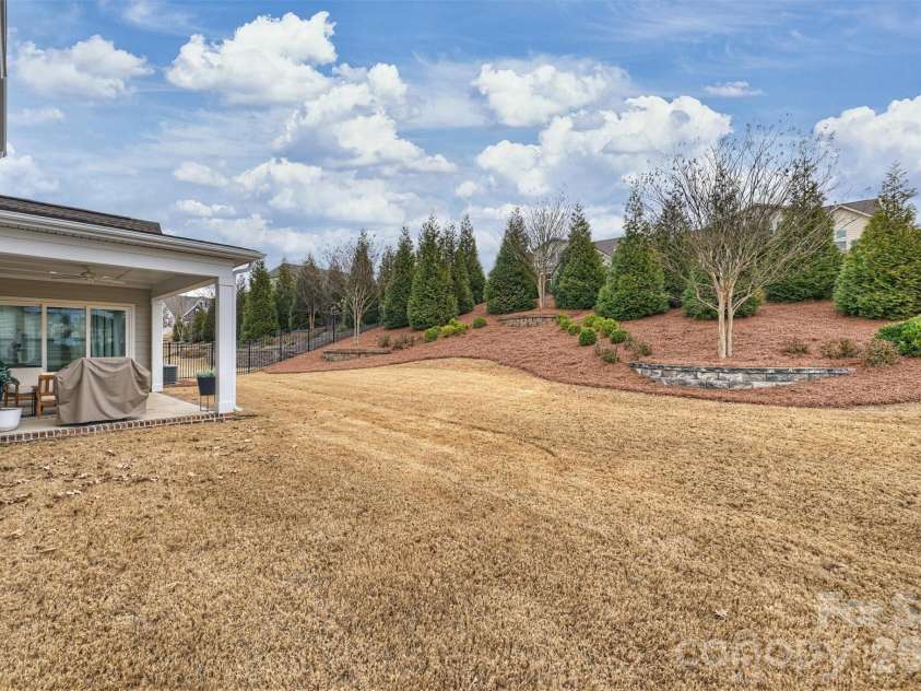 15413 Topanga Drive, Charlotte, NC 28278.  MLS# CAR4346591, YatesRealty ID 4583. 