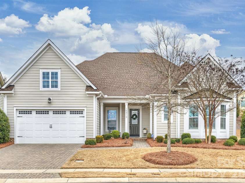 15413 Topanga Drive, Charlotte, NC 28278.  MLS# CAR4346591, YatesRealty ID 4583. 