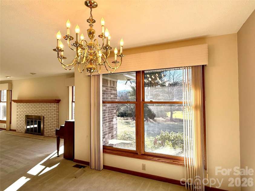 2001 Plum Tree Lane, Hendersonville, NC 28739.  MLS# CAR4333550, YatesRealty ID 4583. 