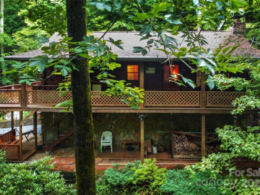 34 Rainbow Lake Circle, Black Mountain, NC 28711.  MLS# CAR4217792, YatesRealty ID 4583. 