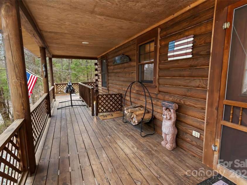 34 Rainbow Lake Circle, Black Mountain, NC 28711.  MLS# CAR4217792, YatesRealty ID 4583. 