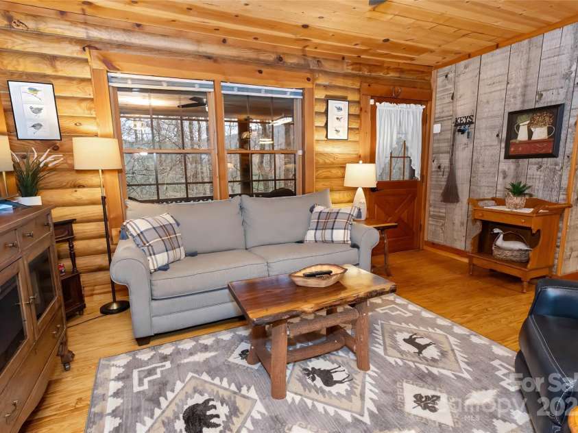 34 Rainbow Lake Circle, Black Mountain, NC 28711.  MLS# CAR4217792, YatesRealty ID 4583. 