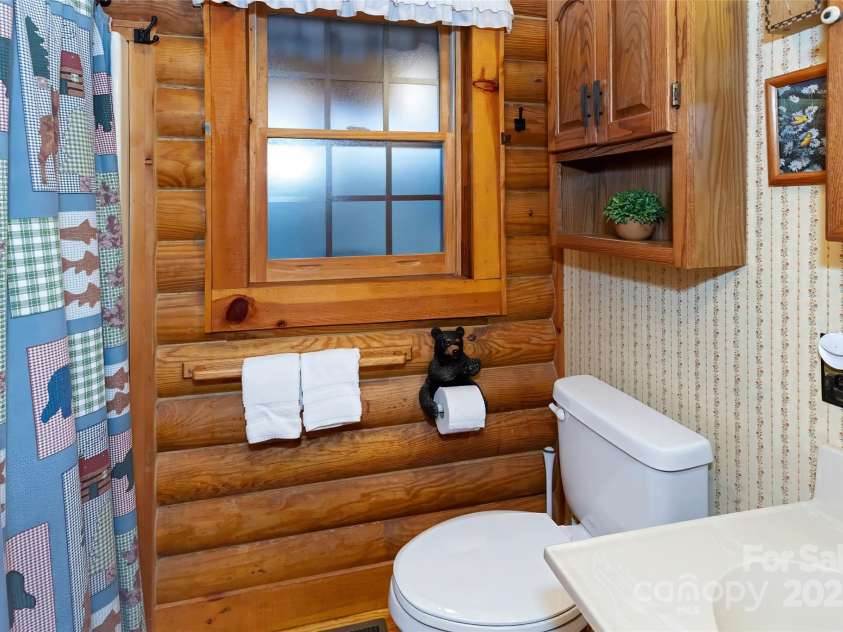 34 Rainbow Lake Circle, Black Mountain, NC 28711.  MLS# CAR4217792, YatesRealty ID 4583. 