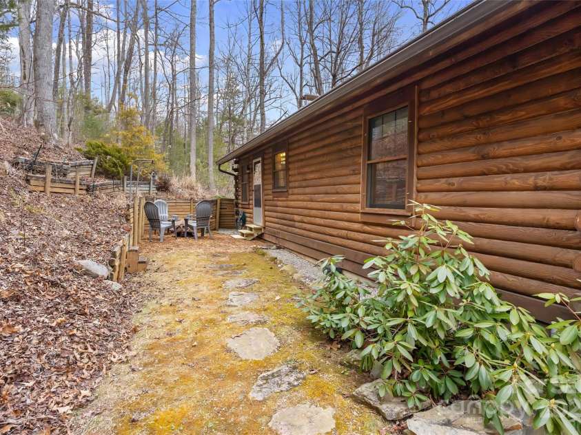 34 Rainbow Lake Circle, Black Mountain, NC 28711.  MLS# CAR4217792, YatesRealty ID 4583. 