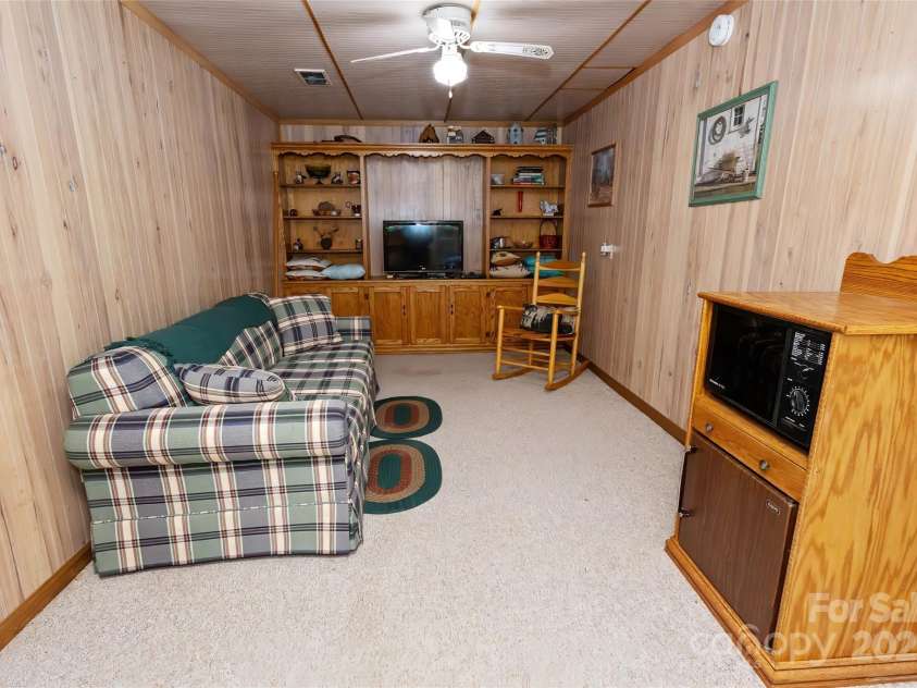 34 Rainbow Lake Circle, Black Mountain, NC 28711.  MLS# CAR4217792, YatesRealty ID 4583. 