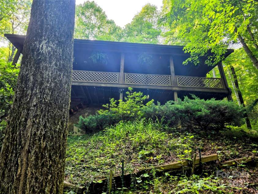 34 Rainbow Lake Circle, Black Mountain, NC 28711.  MLS# CAR4217792, YatesRealty ID 4583. 