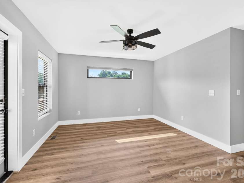 613 Salem Heights Lane, Swannanoa, NC 28778.  MLS# CAR4415923, YatesRealty ID 45830. 